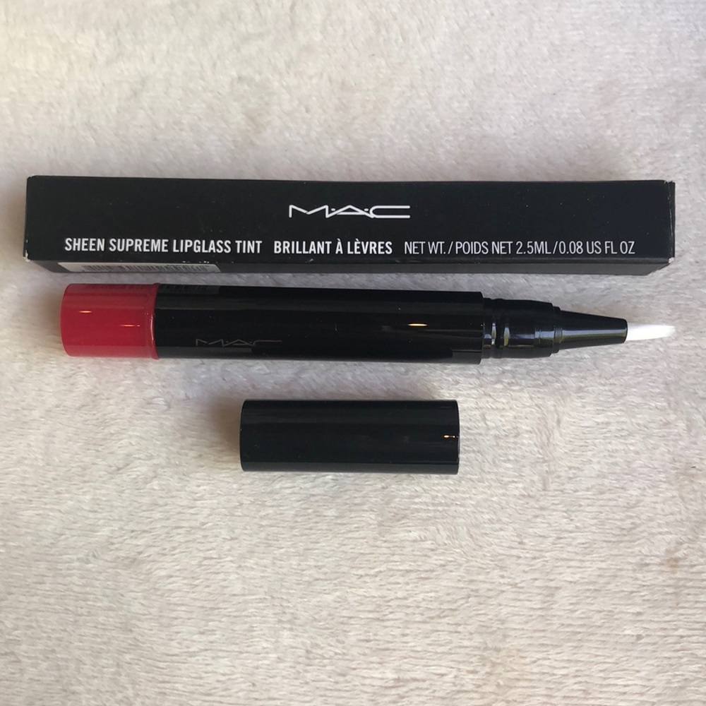Mac lipglass tint in Blushing berry